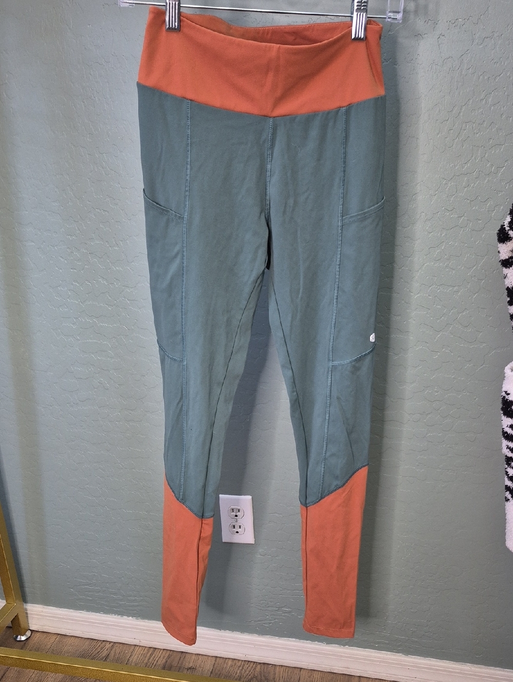 Two-Tone Athleta Leggings in Teal and Rust